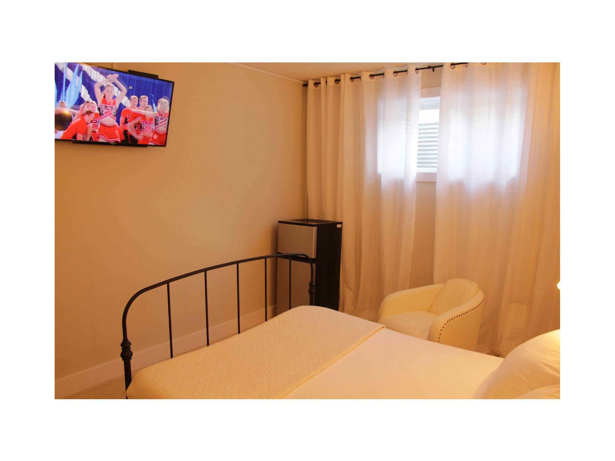 Ritchie B&B Эдмонтон Экстерьер фото