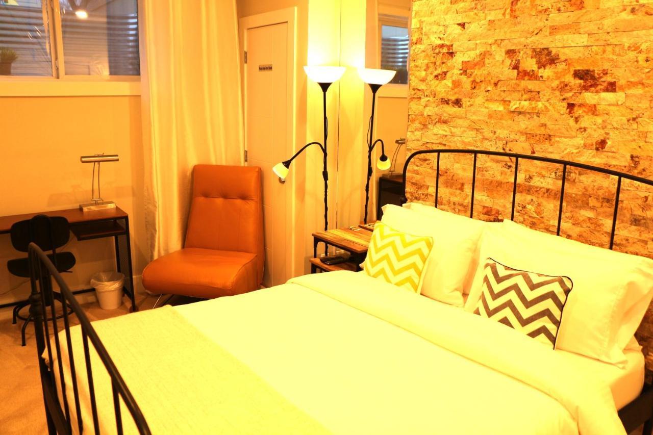 Ritchie B&B Эдмонтон Экстерьер фото